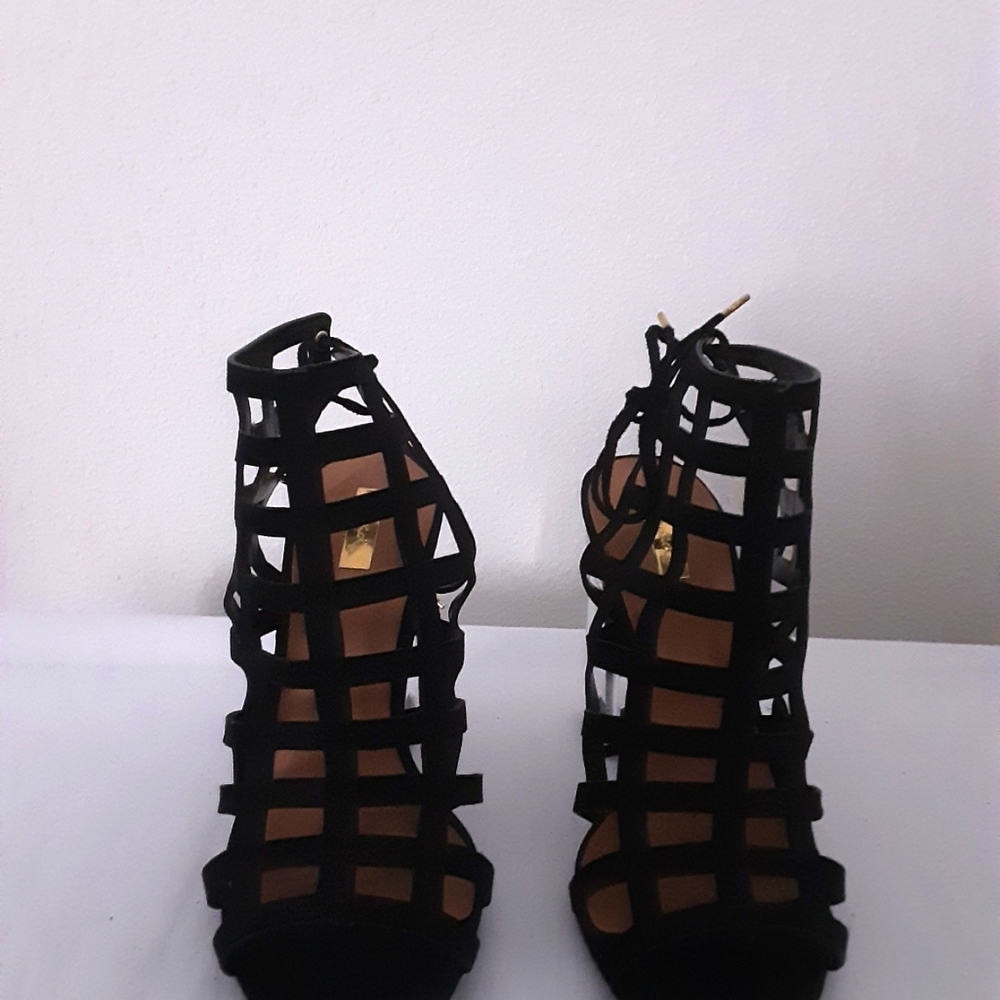 Women's Shoes - Picture 3 of 4